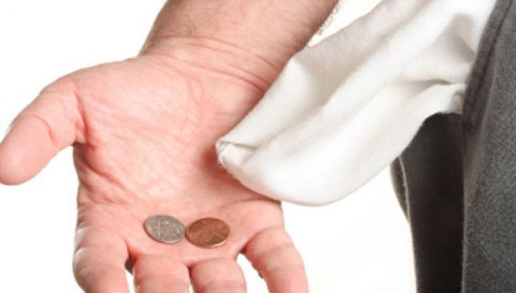 - REVISTA PRESEI - Asistații social păcălesc legea! Apți de muncă, dar fără serviciu și cu bani