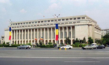 Noi miniștri: Budăi, absolvent de facultate privată la 36 de ani și Bădălău, senatorul „Ficățel”.