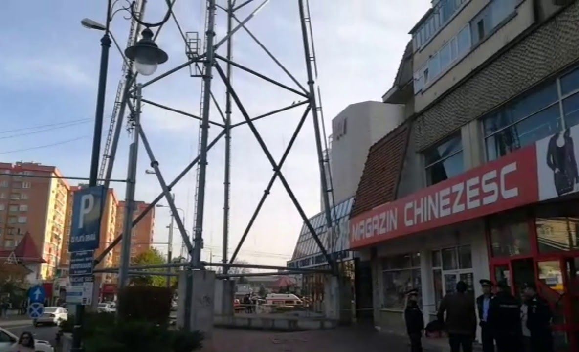 Fanii mai au de așteptat cel puțin 6 luni până vor putea vedea în ”carne și oase”un Samsung pliabil