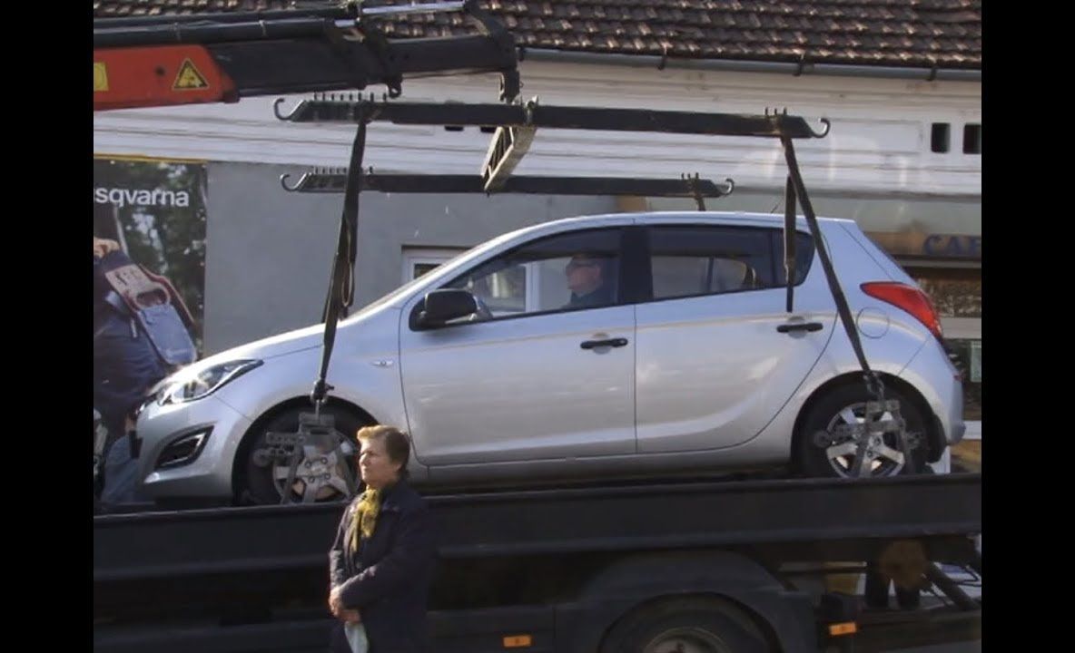 Dorel lovește la Cluj-Napoca. Vezi ce poate face o macara scăpată de sub control (VIDEO)