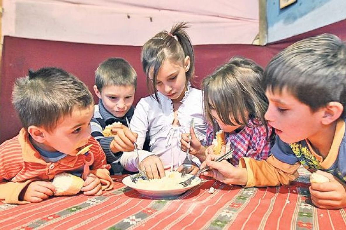 Săracii României sunt copiii și tinerii