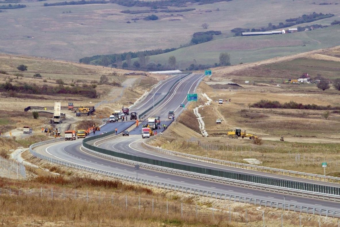 Încă un pas pentru Autostrada Transilvania. Alți 55 km de drum, scoși la licitație