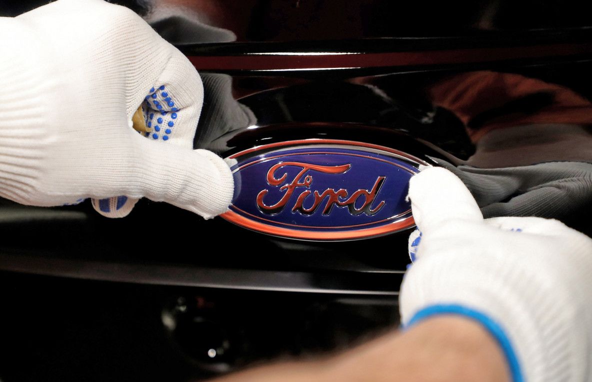 Ford se retrage din Rusia. Își închide două mari uzine