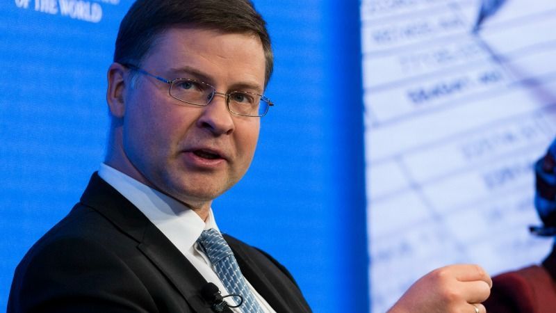 Guvernul, avertizat de Comisia Europeană pentru derapajele fiscale