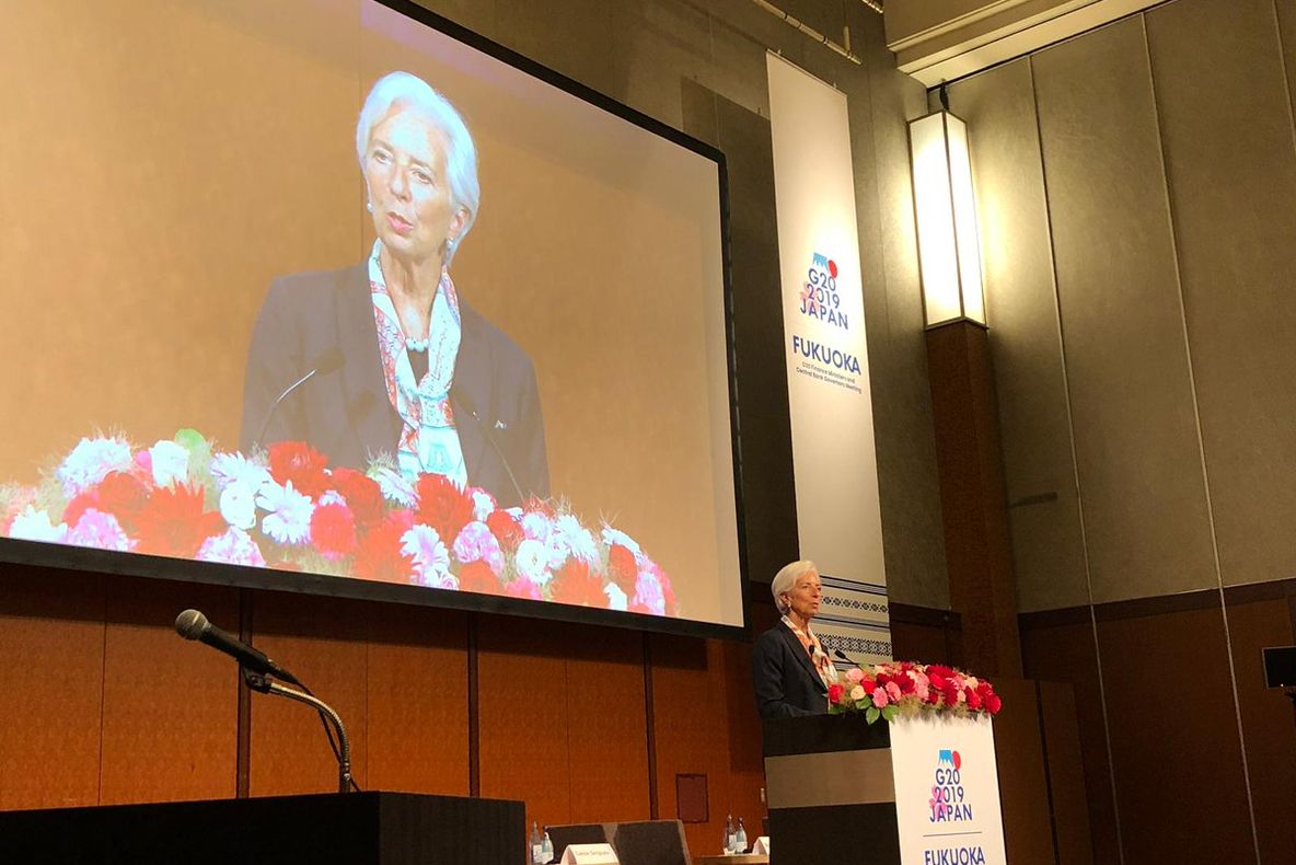 Greii economiei mondiale avertizează: "norii negri" sunt aproape