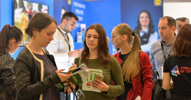 Locuri de muncă vacante mai puține în T2 din 2019