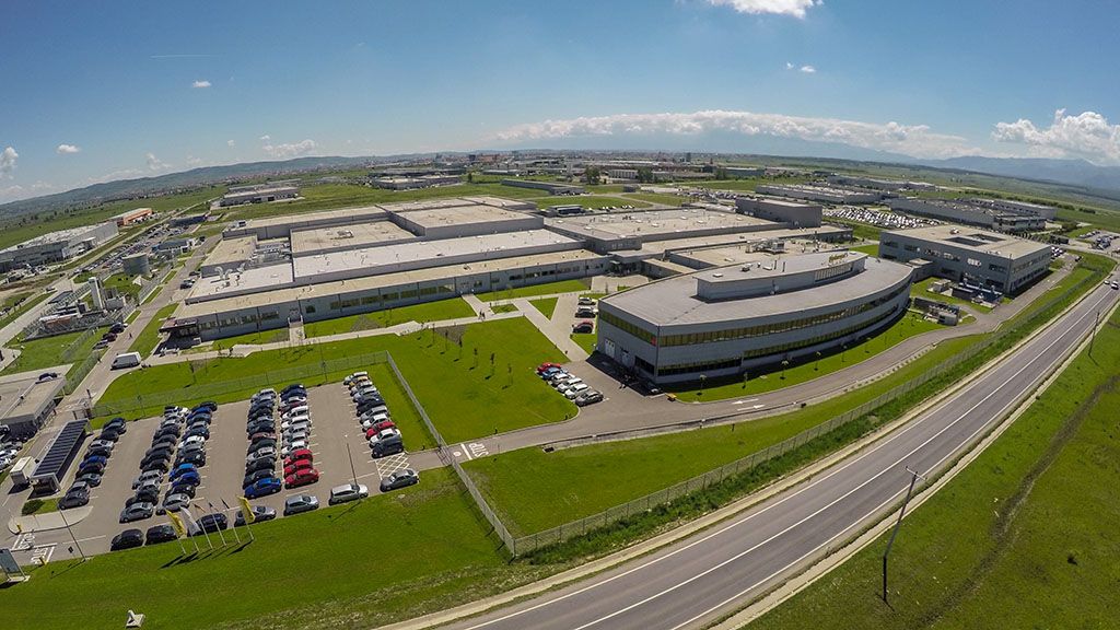 Continental investește în două clase de la un liceu din Sibiu. După liceu, elevii vor fi angajați la fabrică