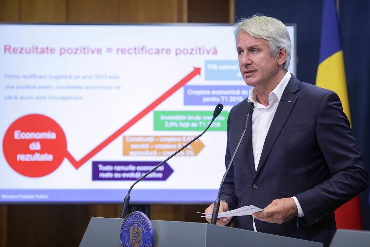 Angajații din Finanțe și ANAF "duc greul economiei" și primesc 15% în plus la salarii