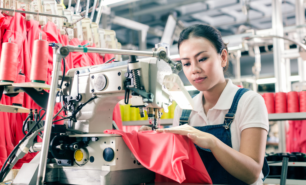 Sute de muncitori din Vietnam, Sri Lanka şi Pakistan, aduși la muncă în România