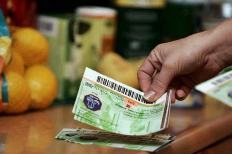Românii care vor rămâne fără tichete sociale după majorarea salariului minim. Avertisment BNS