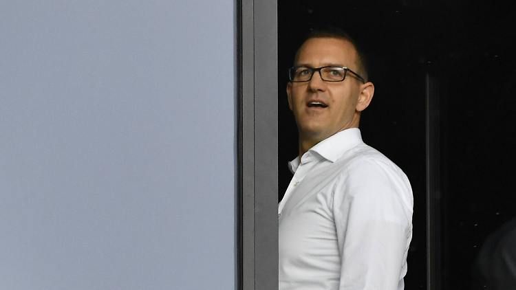 Gigantul german Metro nu a acceptat oferta miliardarului ceh Daniel Kretinsky