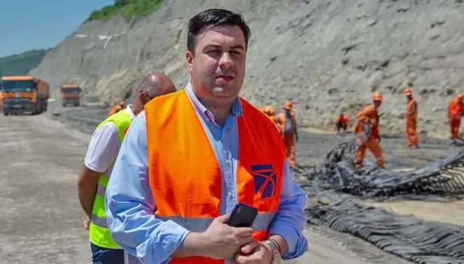 Nici forțați de legi guvernanții nu fac autostrăzi. Ministrul Cuc, chemat la raport