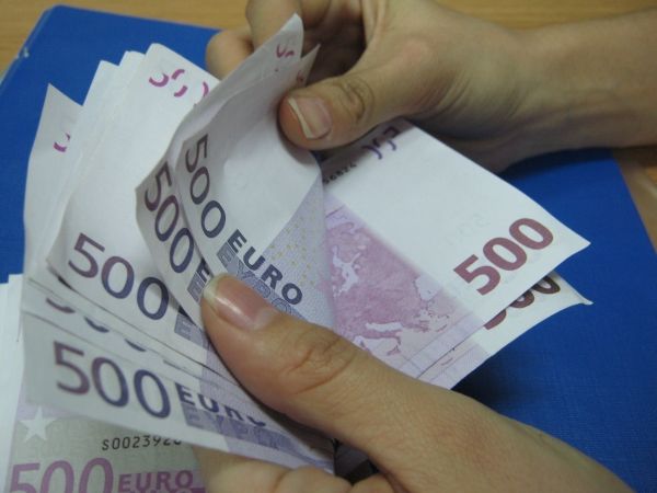 Rectificarea bugetară: se taie bani de la Educație și Transporturi, se dau la Dezvoltare regională