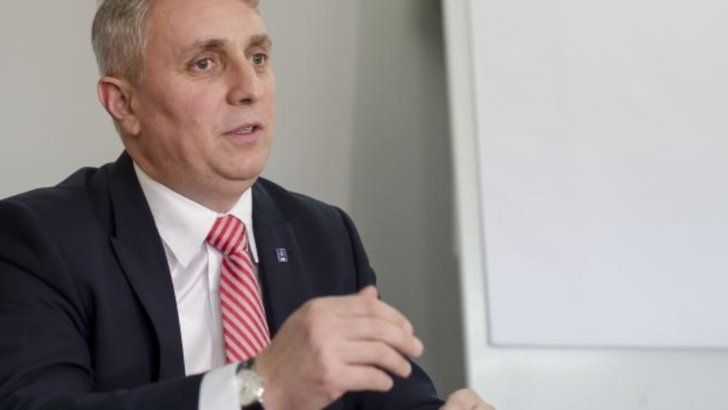 Ministrul Transporturilor a fost rănit ușor, într-un accident rutier, între Pitești și Râmnicu Vâlcea