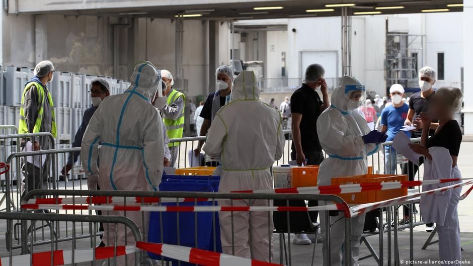 Schimbări majore pentru românii care lucrează în industria cărnii din Germania