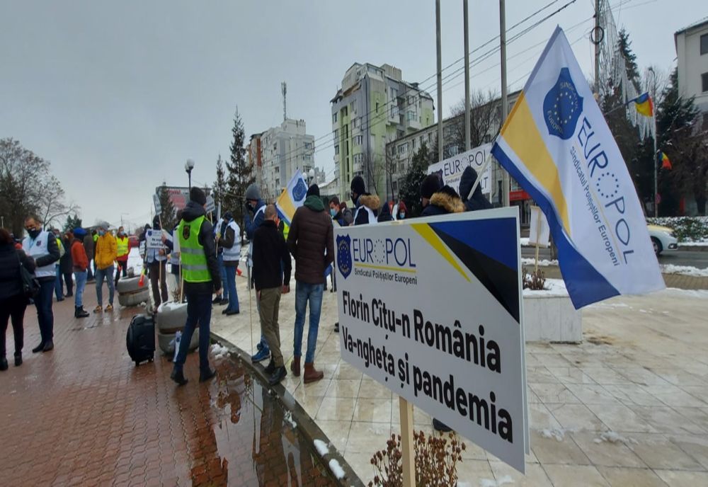 VIDEO | Olt: Protest al poliţiştilor împotriva Guvernului