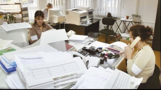 Bugetul, în aer! România a sărit de 1,3 milioane de bugetari care consumă 32 miliarde de lei pe an