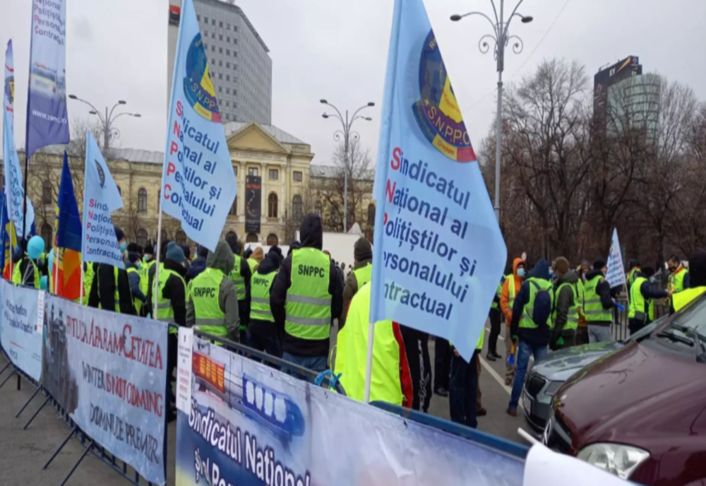 Bugetarii protestează în fața Guvernului 