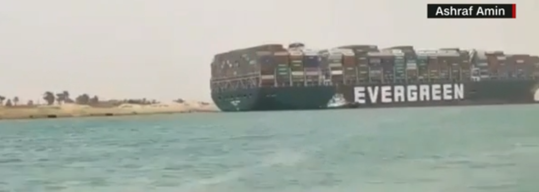 Criza din Canalul Suez continuă: stabilitatea comerţului global, amenințată