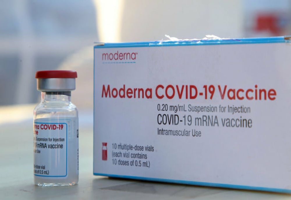 Moderna se aşteaptă să vândă vaccinuri COVID-19 în valoare de 19,2 miliarde de dolari în 2021