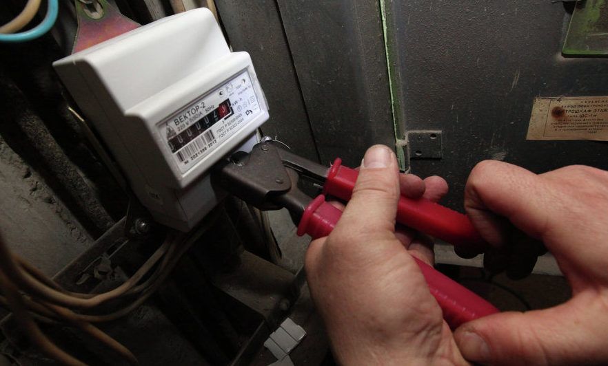 Ordonanța pentru deconectarea consumatorilor restanțieri, pe masa Guvernului. Se anunță o iarnă grea pentru sute de mii de români