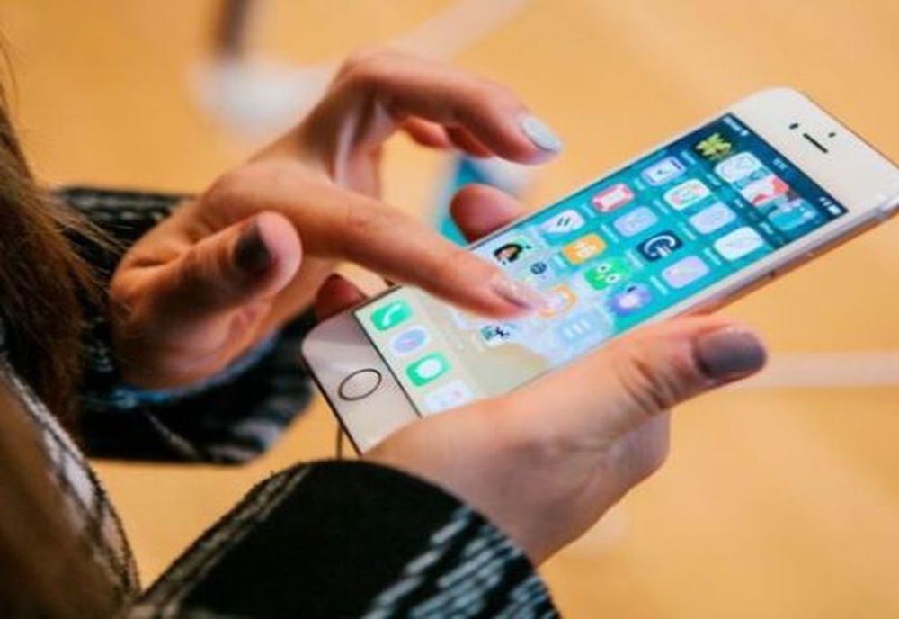 Avertisment fără precedent pentru 2 MILIARDE de utilizatori iPhone. Apple le cere să șteargă aplicația unui alt gigant IT, invocând motive de securitate