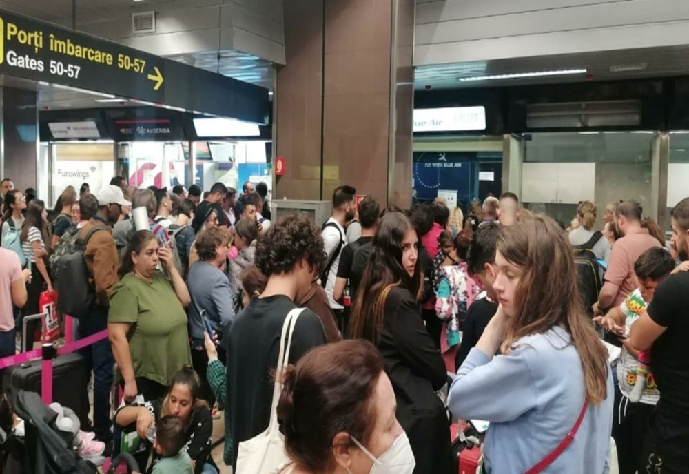 Efectul anulării cureselor TAROM. Delegaţia României care urmează să participe la summitul NATO de la Washington a plecat din ţară cu un avion militar