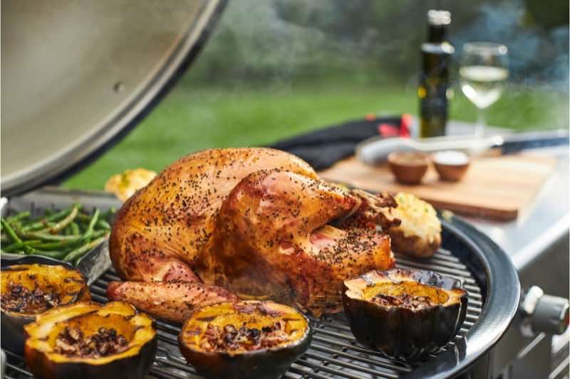 Cum să pregătești un grătar pe cinste la tine acasă? (P)