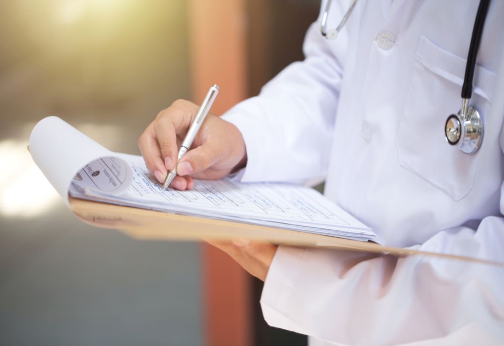 Scandal legat de impozitarea concediilor medicale. Boloș și Rafila au explicații diferite