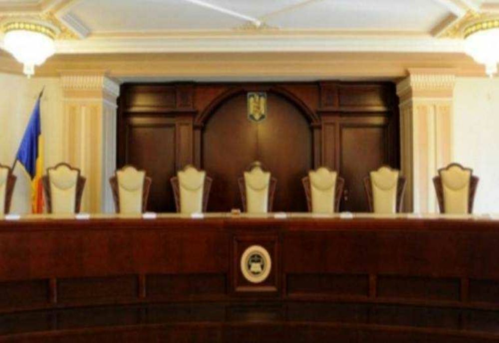 Decizie cu impact major: CCR stabilește dacă este constituțională obligația de a declara veniturile și bunurile soțului în declarația de avere