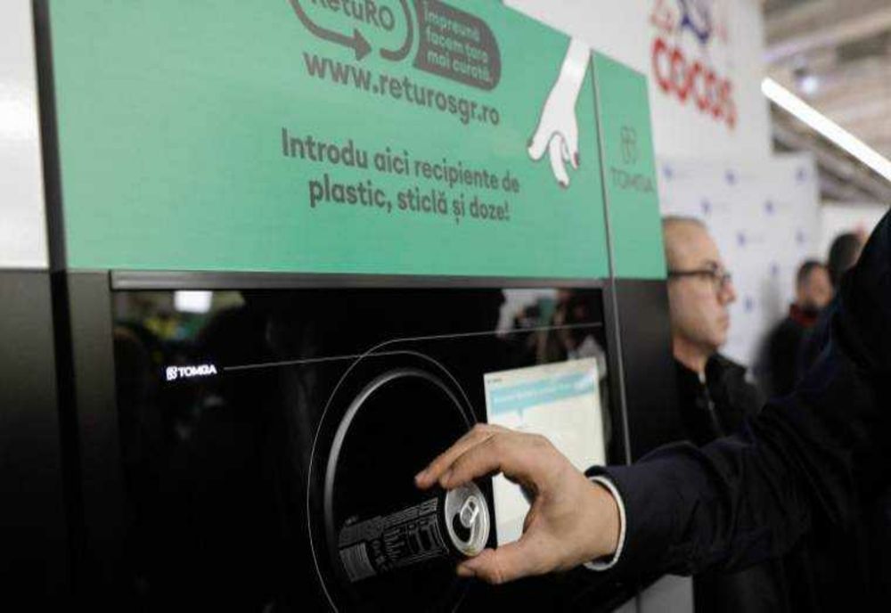Românii au returnat aproape 8 miliarde de ambalaje prin Sistemul Garanție-Returnare, în doi ani
