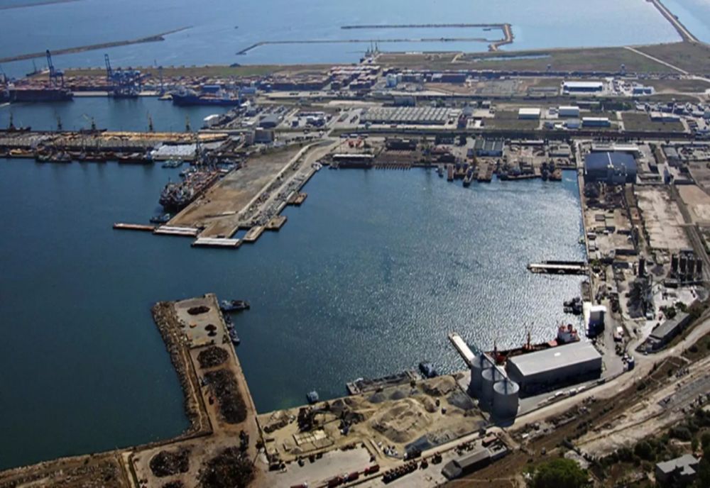 Austeritate, numai la privat. Portul Constanța a angajat 27 de persoane, iar cheltuielile au crescut cu 1,5 milioane de lei