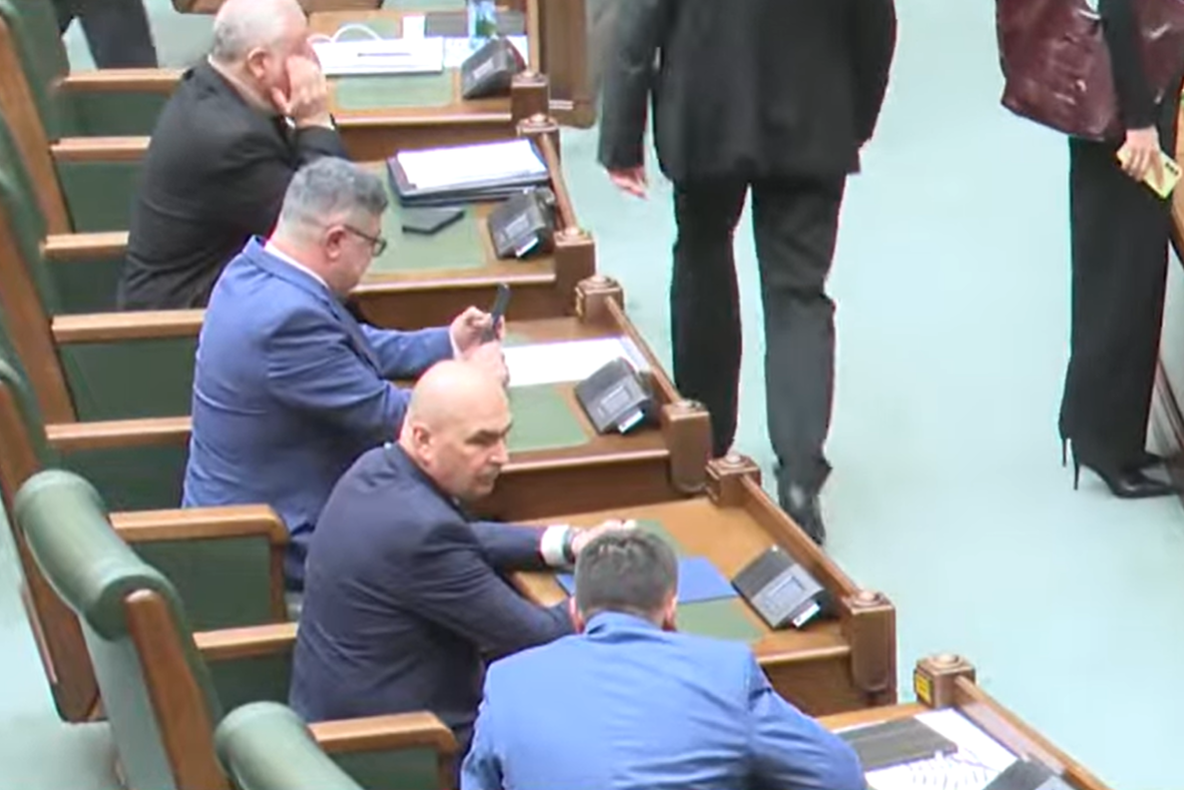 Bolojan ajunge față în față cu primarii după scandalul taxelor locale. Peste 1.500 de primării intră în grevă, edilii vin la Parlament