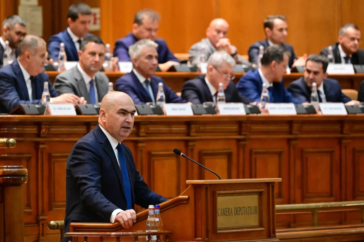 Instabilitatea politică ne costă. Românii plătesc mai mult pentru energie și carburanți