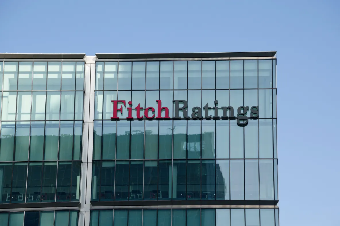 Banca din România cu rating mai mare decât cel al țării, raritate în evaluările financiare. Fitch explică decizia