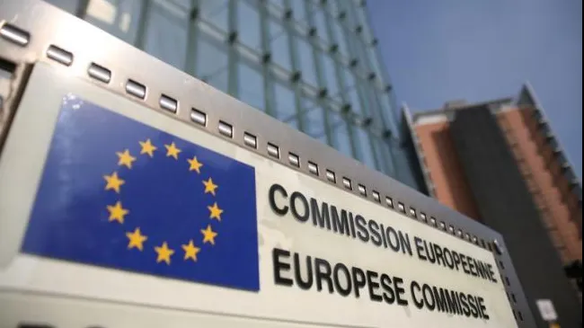Comisia Europeană ia în calcul reducerea taxei pentru marile companii, pe fondul opoziției din UE