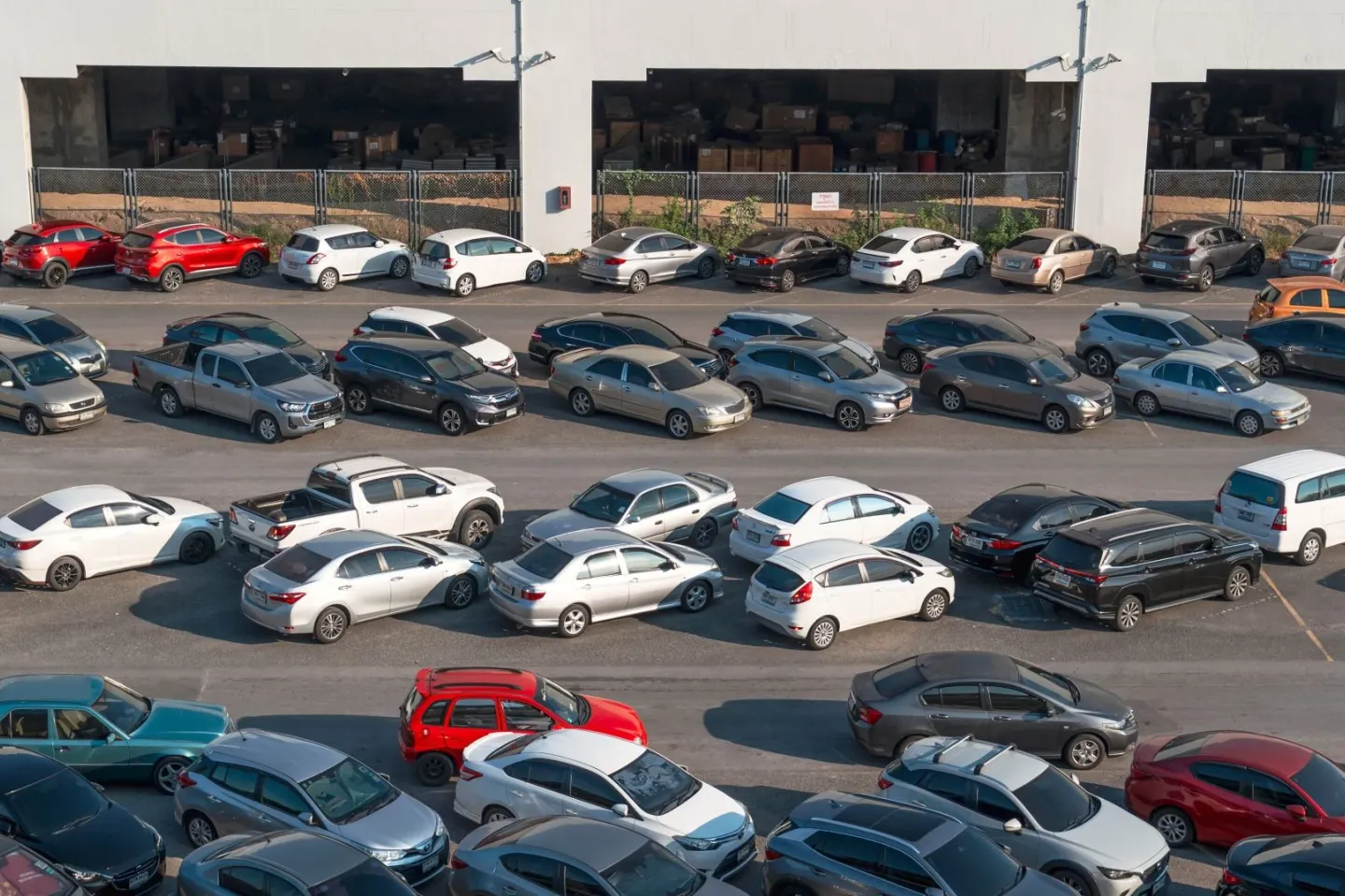 Reguli noi pe piața auto: Ce conține noul contract de vânzare-cumpărare