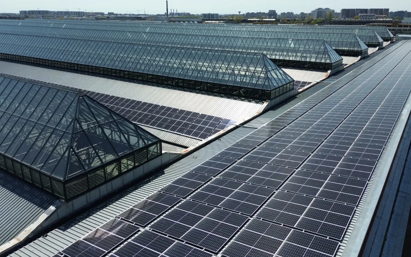 Prosumatorii ar putea folosi surplusul de energie pentru mai multe locuri de consum. ANRE pregătește noi reguli