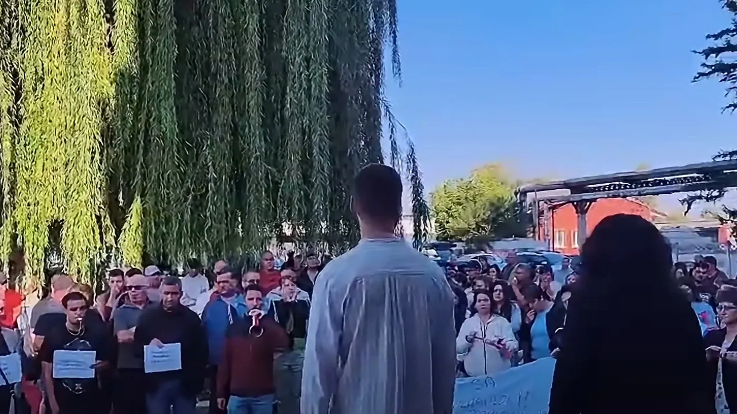 Protest la fabrica de armament Carfil Brașov. Oamenii au întrerupt lucrul pentru că nu au fost plătiți