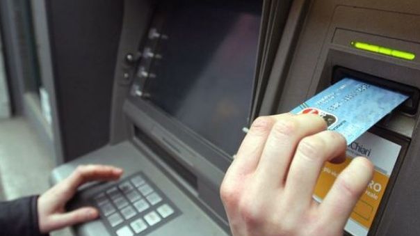 Banii intră pe card vineri! Anunț de ultimă oră pentru beneficiarii de alocații și indemnizații