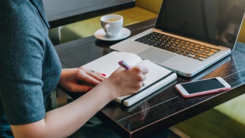 Comisia Europeană propune telemunca o zi pe săptămână pentru economisirea energiei în UE