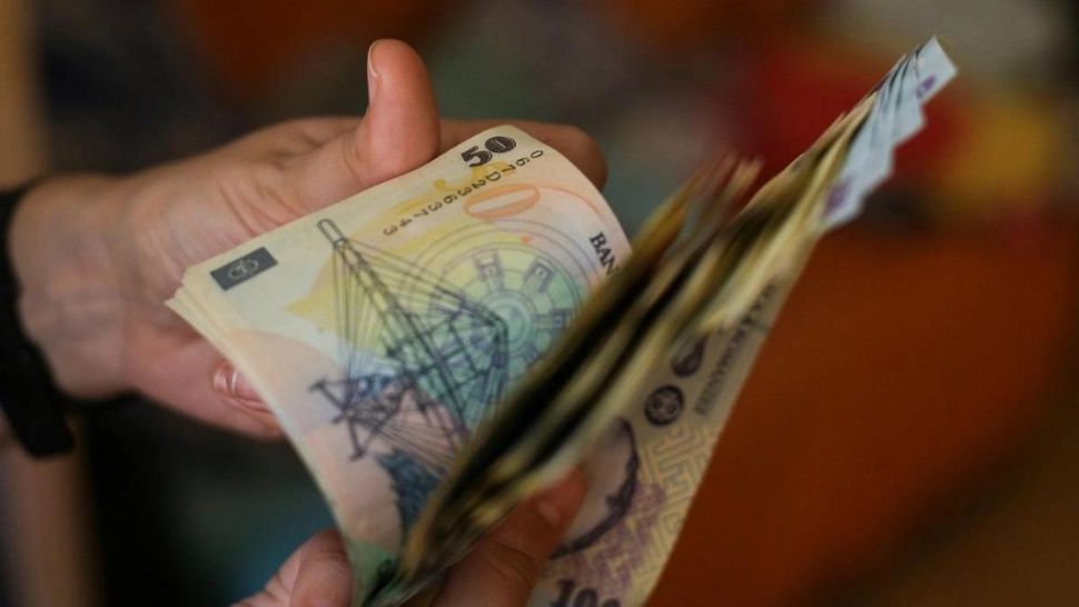 AUR propune soluția pentru sprijinirea mediului de afaceri românesc: creșterea plafonului plăților cash la 50.000 de lei
