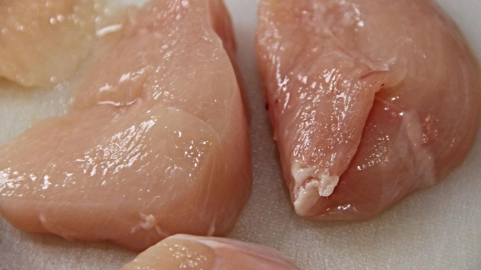 Tone de carne cu salmonella, în primul lot importat de Grecia din Brazilia, prin acordul Mercosur