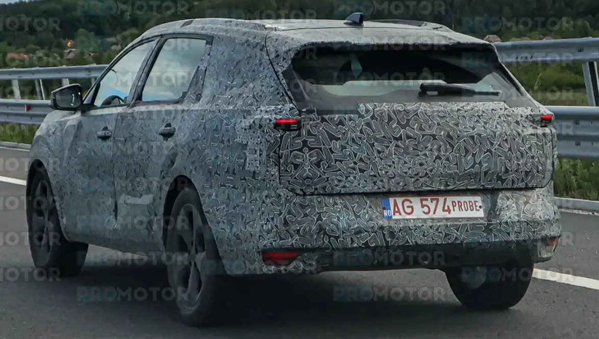 Dacia Striker, surprinsă în teste de șosea pe Autostrada Pitești - Curtea de Argeș | FOTO/VIDEO