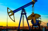 Războiul cu Iranul golește rezervele SUA. Stocurile de petrol, la un minim istoric