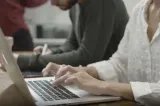Studiu: 35% dintre angajații din România folosesc inteligența artificială la serviciu, peste media europeană