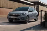 Un model Dacia a detronat Tesla și redevine cea mai vândută mașină din Europa 