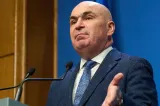 Ultimul tun. Bolojan a mărit, în ultima ședință de guvern, salariile la bugetari. Cine sunt privilegiații
