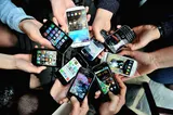 Smartphone-urile se vând tot mai greu în Europa. Criza memoriilor si conflictele militare, principalele vinovate