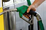 România, „Mica Elveție” a Estului. Avem cei mai scumpi carburanți din regiune. Cât au ajuns să plătească șoferii din cauza taxelor crescute